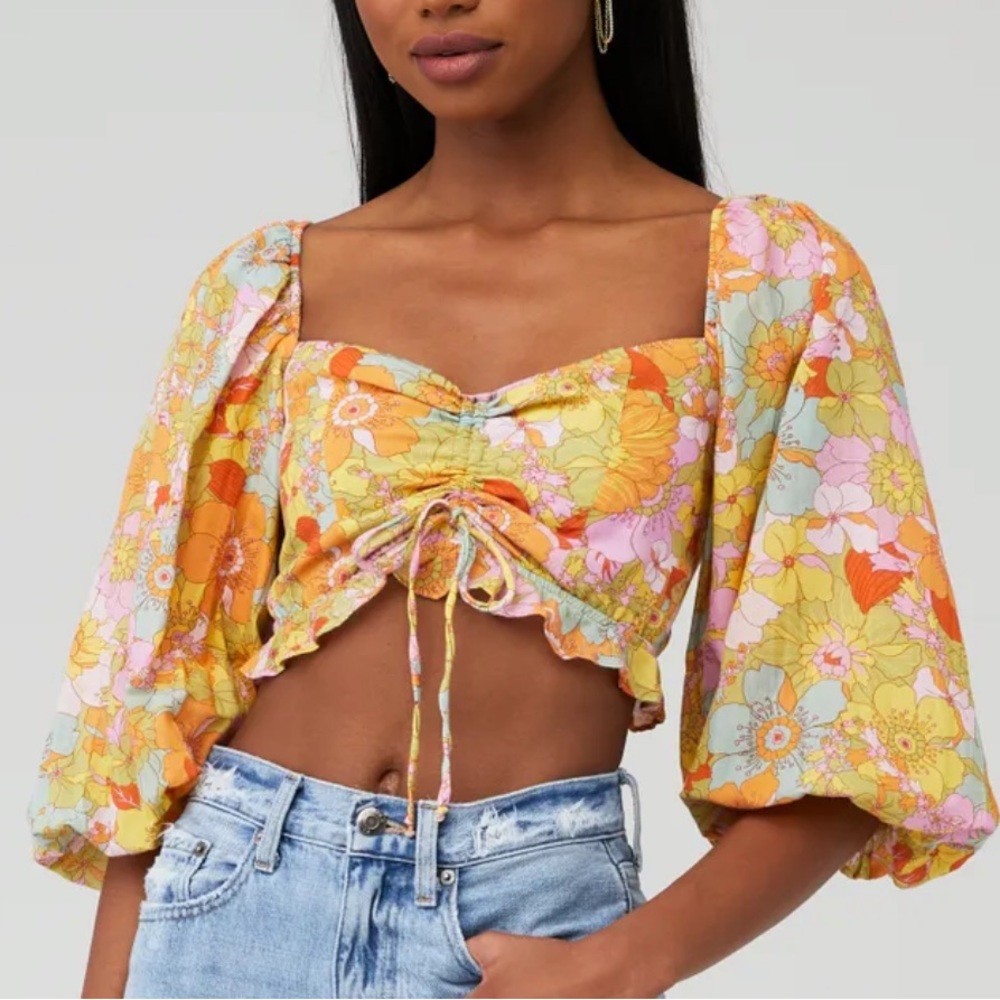 NWT Show Me Your MuMu Jenna Top in Groovy Blooms